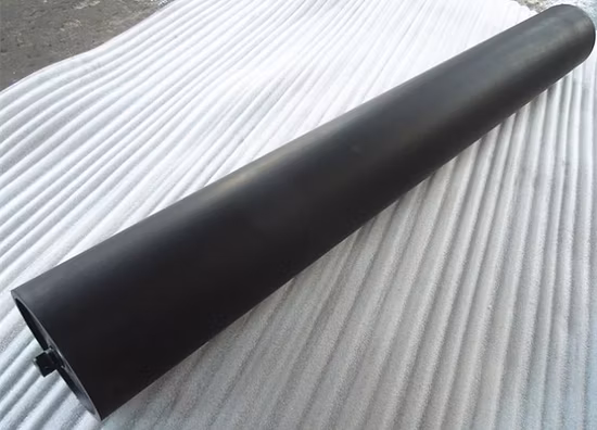 Rouleau à percussion pour système de convoyeur à bande